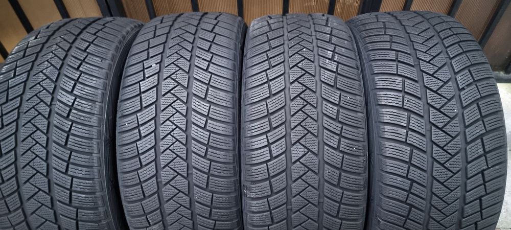 4 Vredestein de iarna 245 45 18-100V