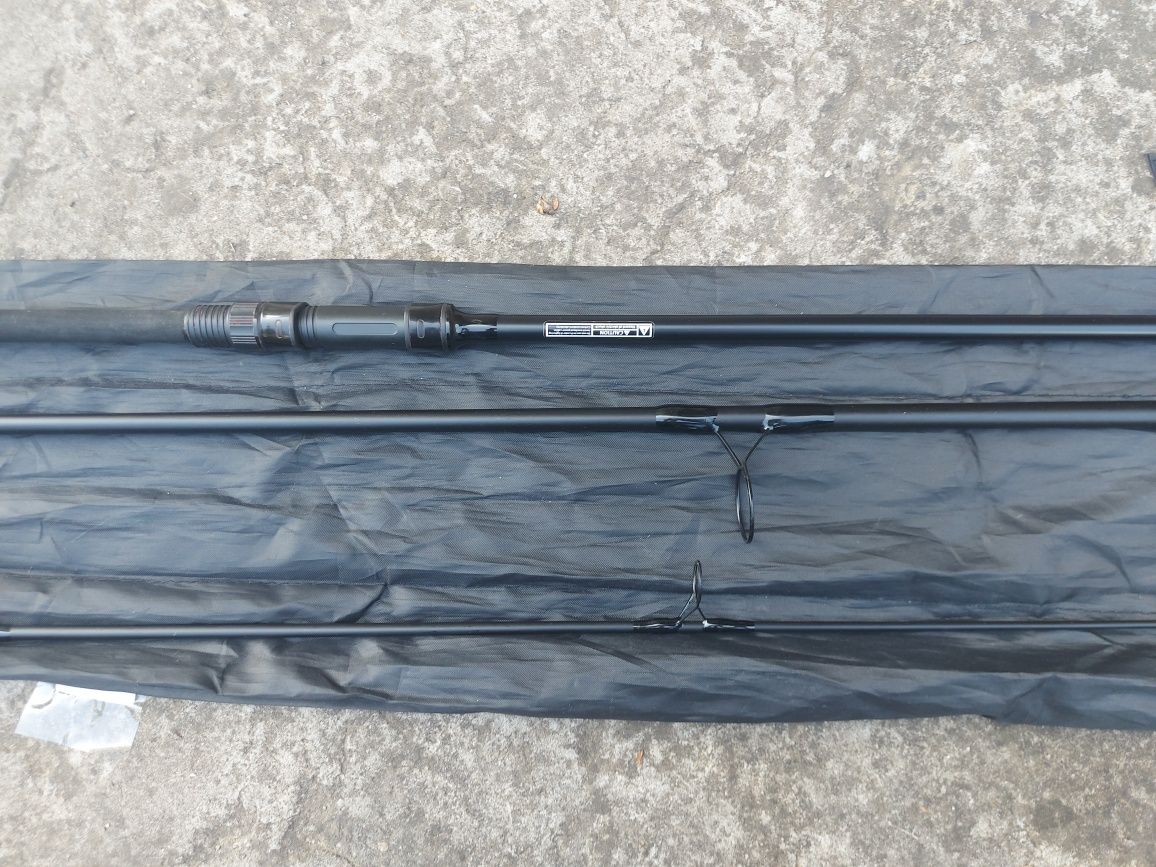 Шаранджийска въдица Fox Eos PRO, 12ft 3 lb 3 части