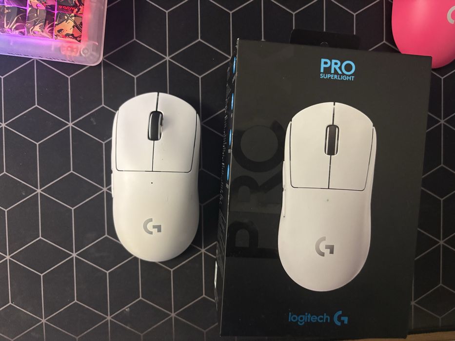 Vand mouse Logitech G Pro Superlight