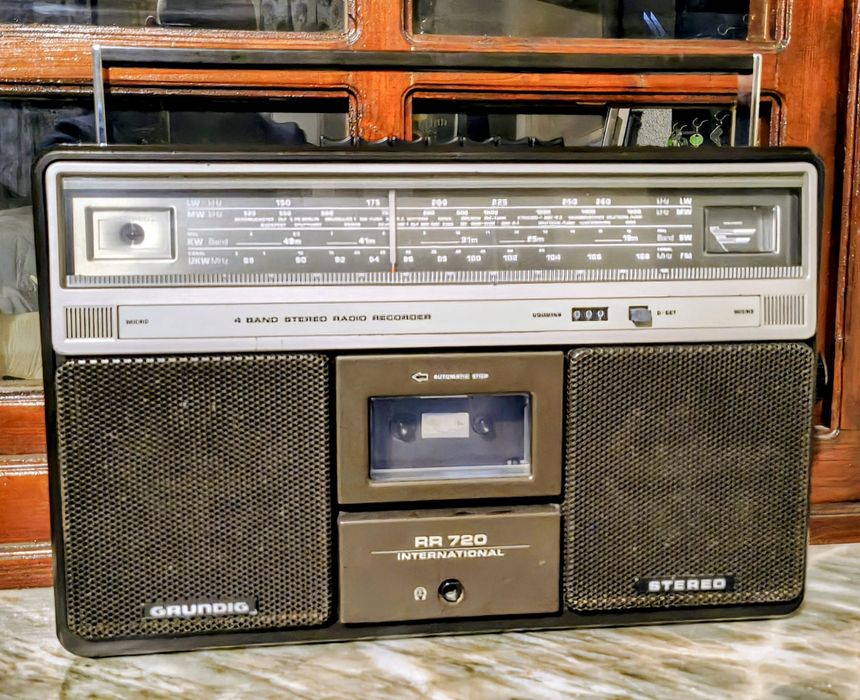 Радиокасетофон Grundig Rr 720