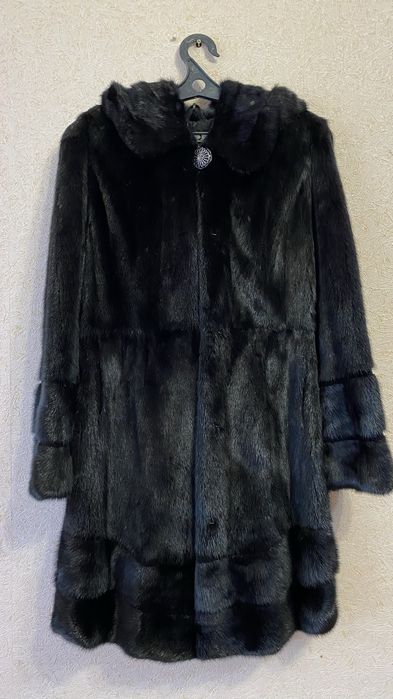 Продам норковую шубу