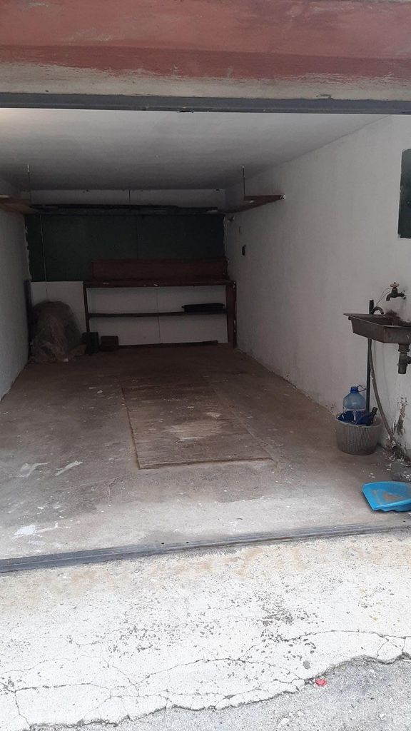 Дава се под наем Гараж / Паркомясто в Варна, м-т Траката - 18 кв.м за 127.5 € - Снимка #2