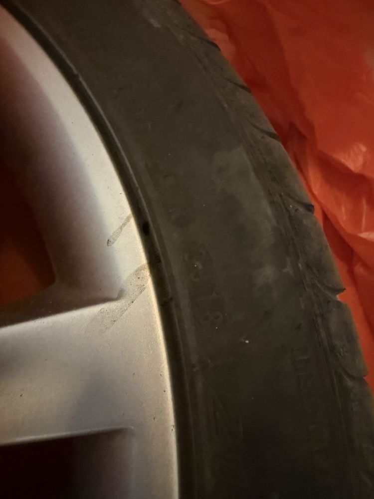 Летни гуми Nexen 215/40/17 + джанти Seat