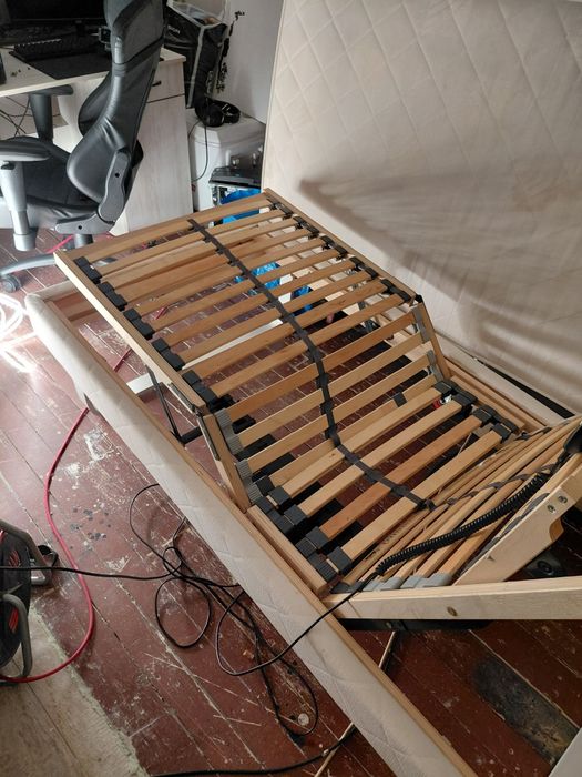 Електрическо медицинско легло