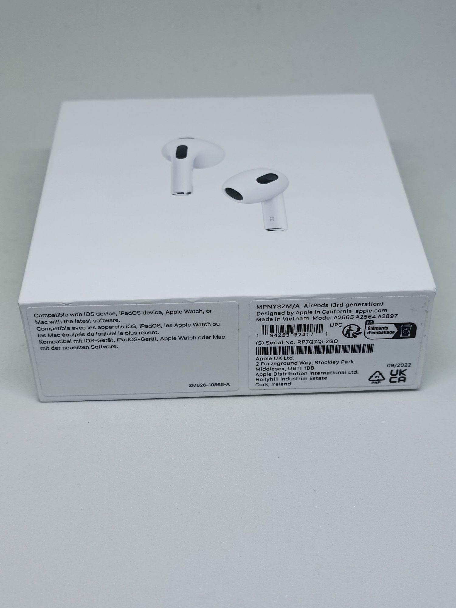 Чисто нови запечатани True wireless слушалки APPLE AIR PODS 3ND GEN
