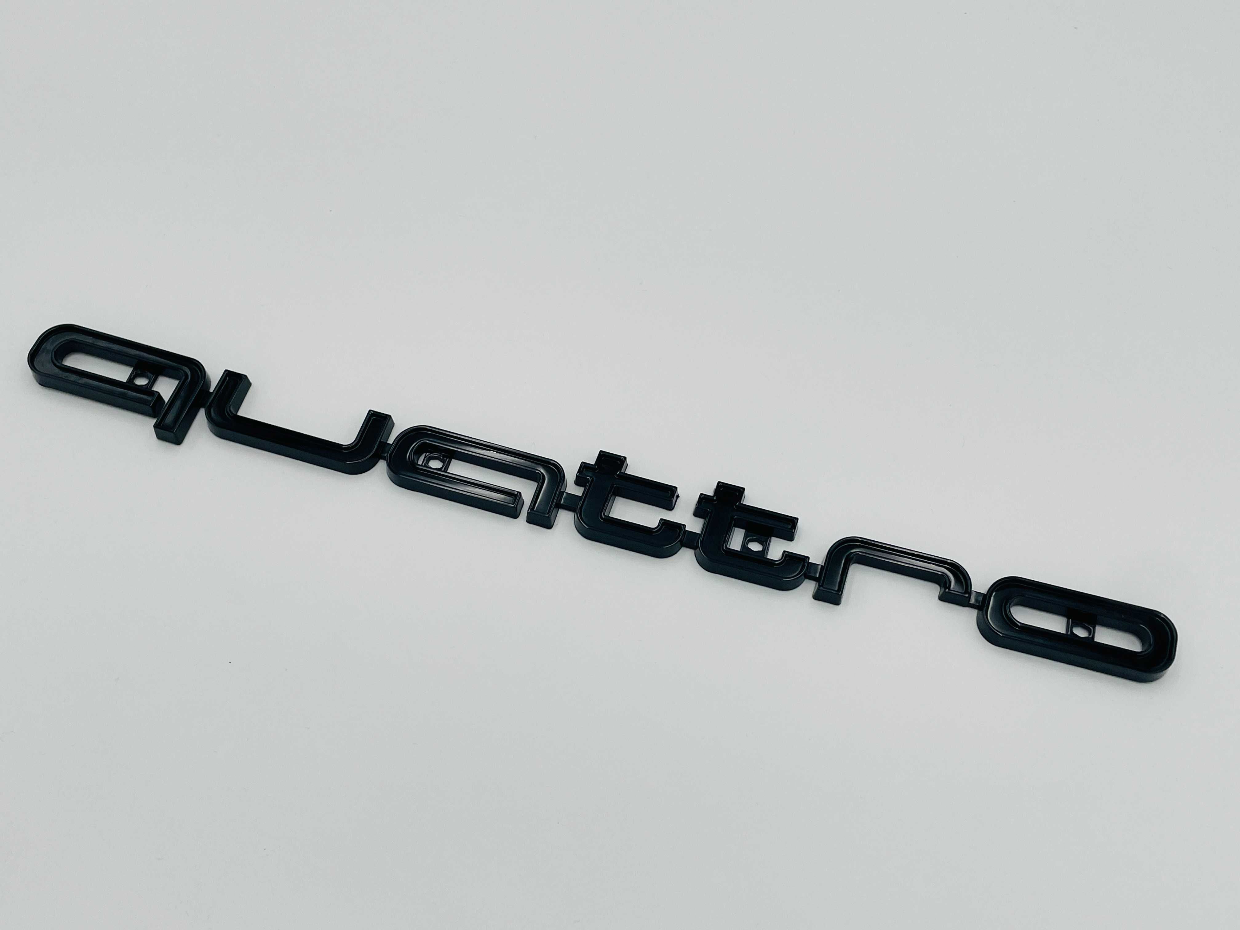 Emblema Quattro compatibila grila Audi negru