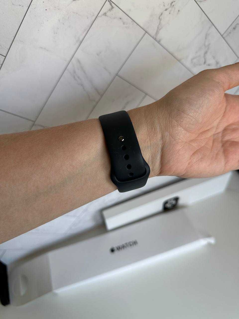 Часовник Apple iWatch SE grey сив 44 мм като нов