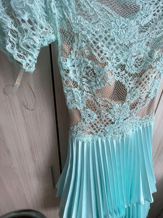 Официална рокля размер С