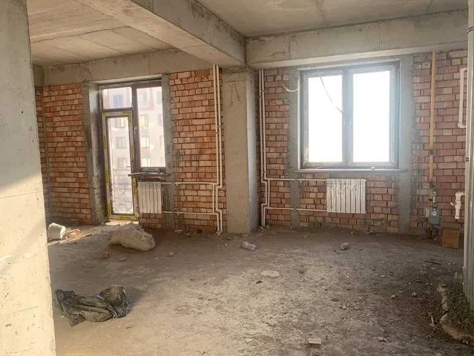 Qorasaroy Bauraum 106м2 3-комнатная 5-этаж КОРОБКА с кадастром СРОЧНО!
