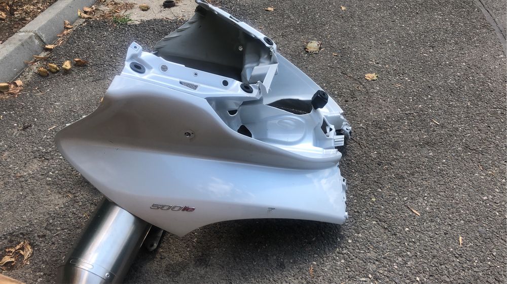 Far , carenă dar si alte componente piaggio mp3 500 2015-2020