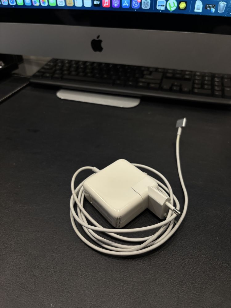 Macbook Air i7/ 8gb RAM/ 256gb