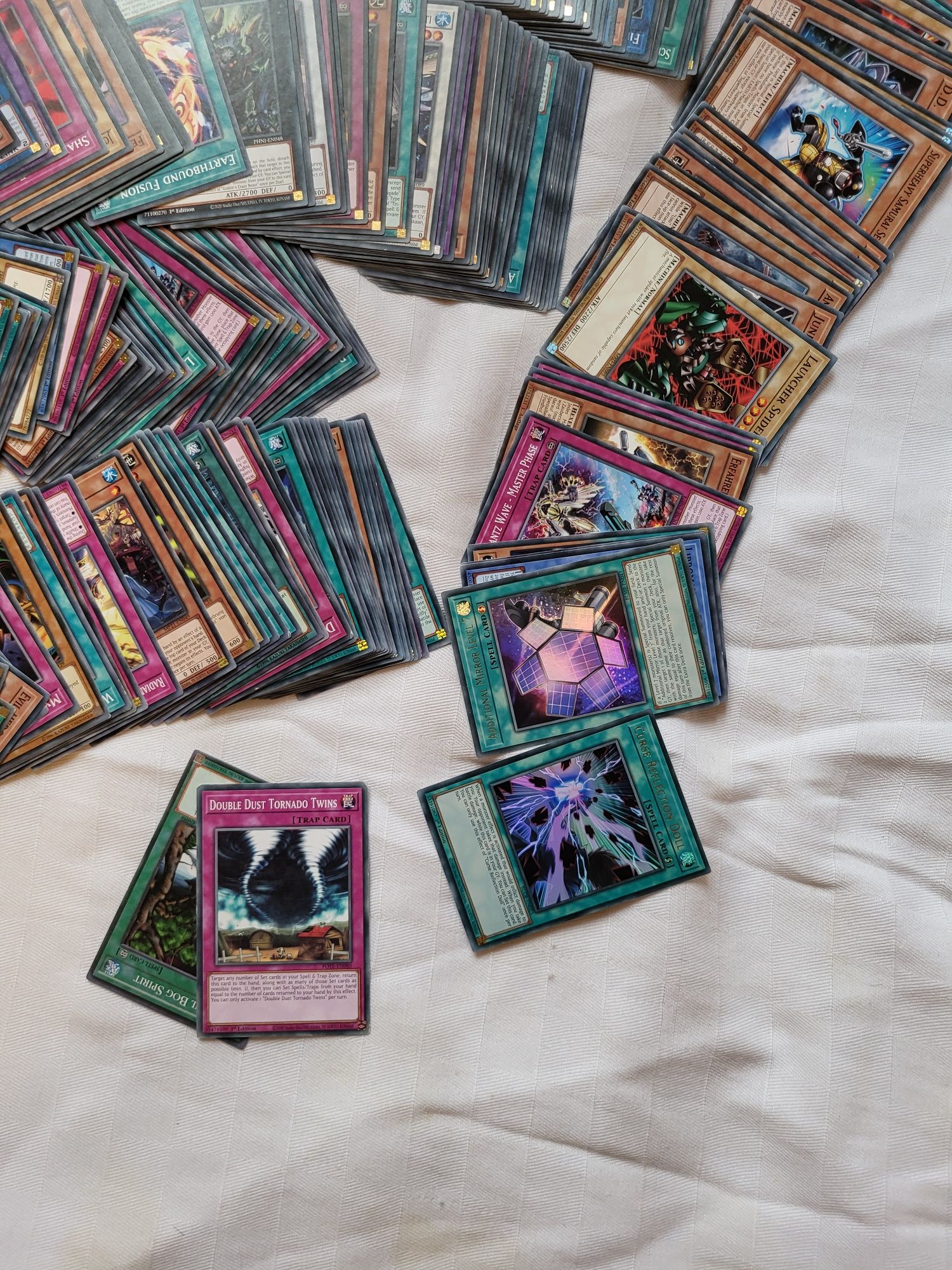 Cărți yugioh lot 100