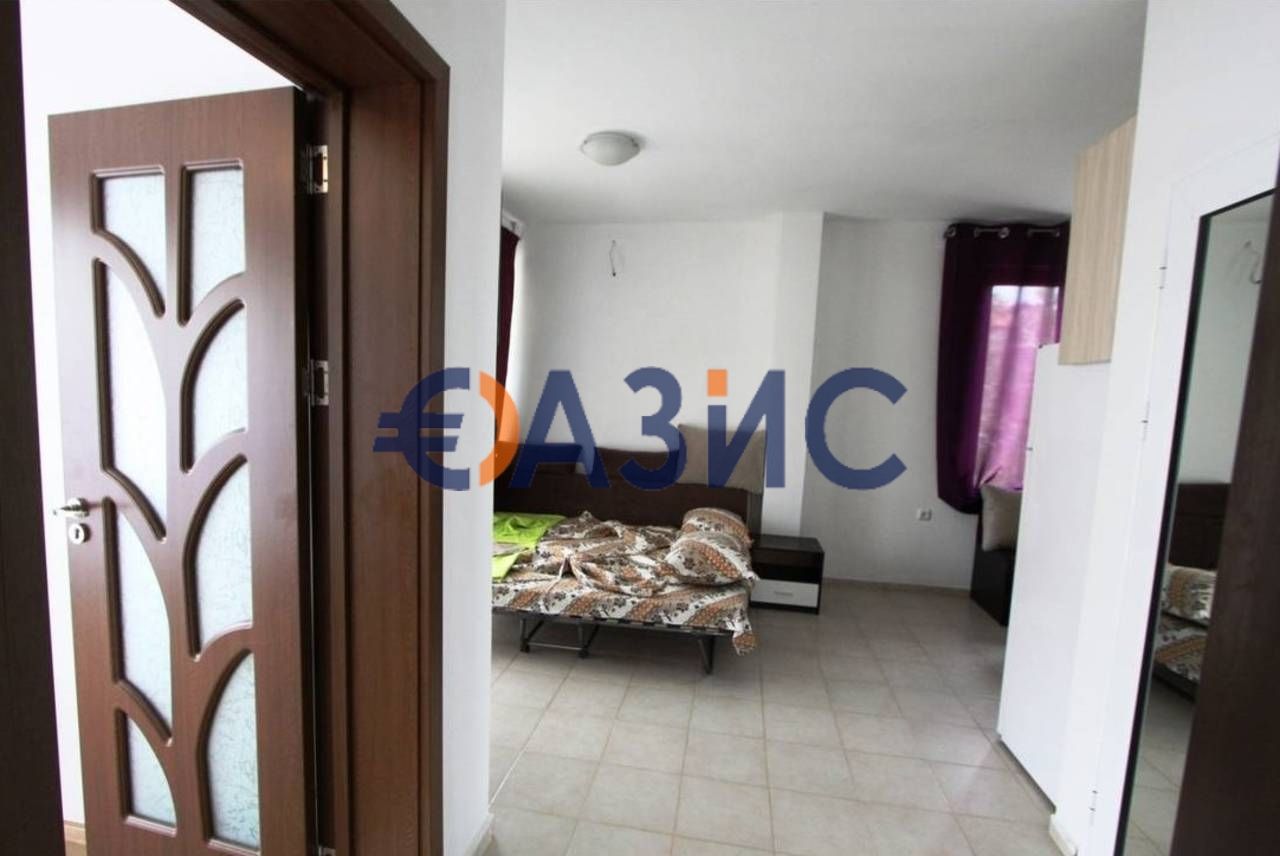 Къща с 7 спални 290 кв.м. + двор 300 кв.м., пл. Буджака, Созопол,