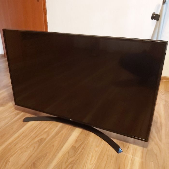 Телевизор LG 49UJ635V