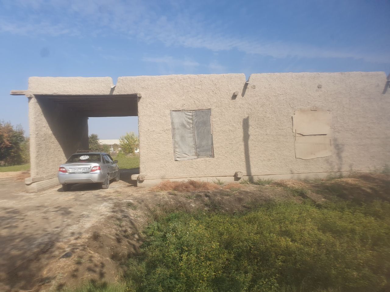 Qurilishi tugallanmagan 23 sotixli hovli yer maydoni bilan sotiladi