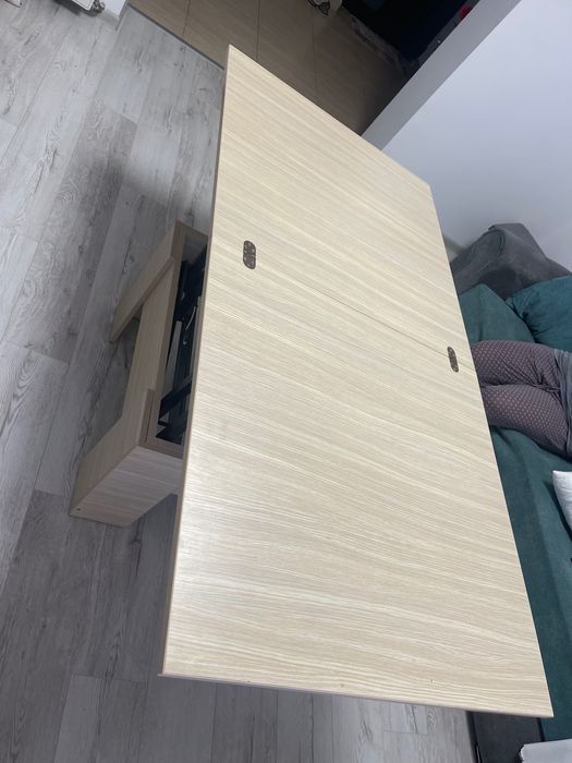 Masa extensibila pentru 8-10 persoane