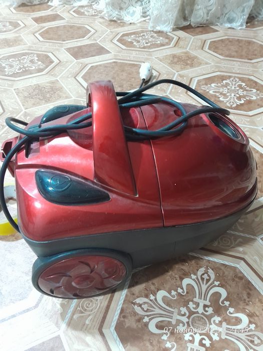 Б/у пылесос маленького размера