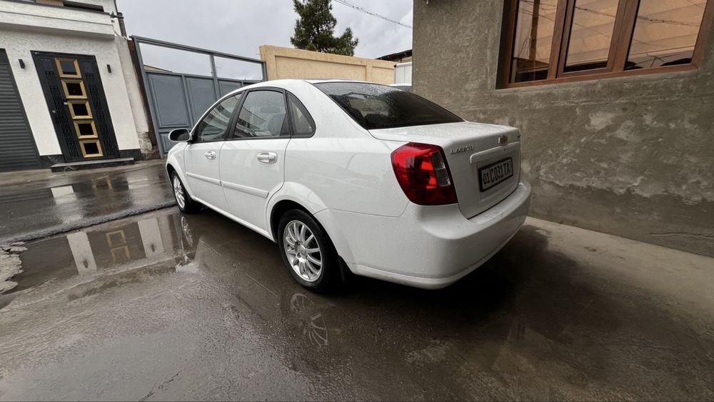 Lacetti 1.8 mexanika 2010 yil Zor