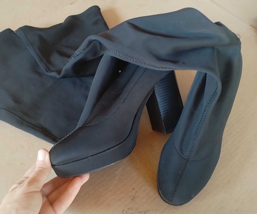 Buna ziua!Vand cizme pantaloni