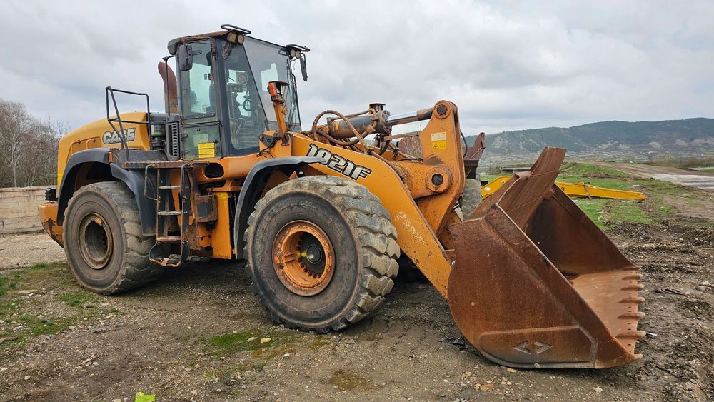 Case Case 1021F Încărcător frontal 2 buc. si Case 1021 F