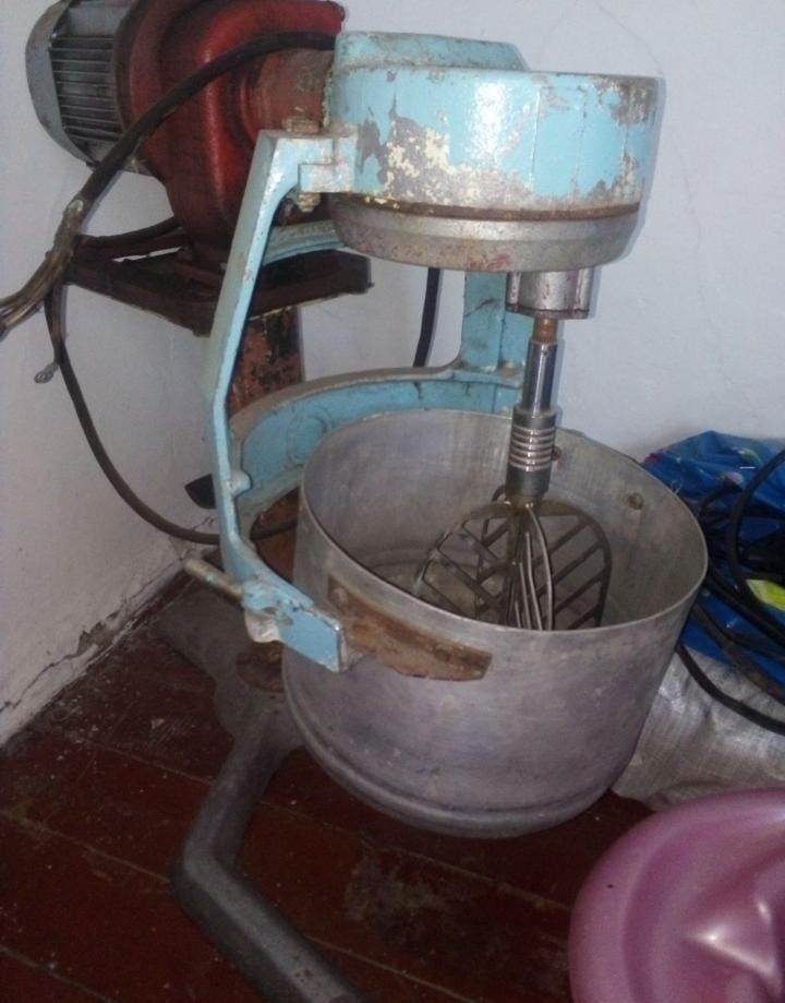 Продам тестомесь