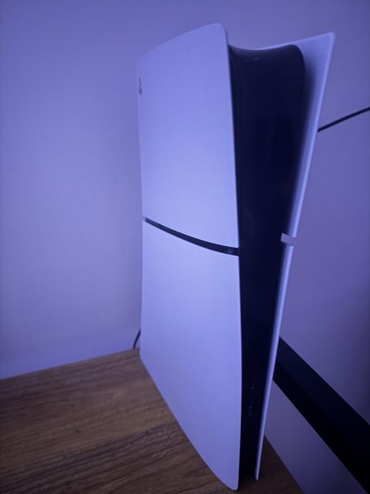 PS5 Slim - De vanzare - Aproape Nou