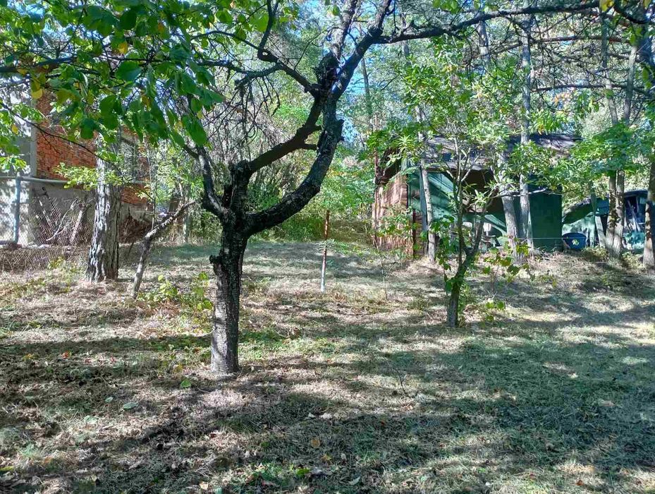 Продава се парцел в Щъркелово гнездо - директно от собственик