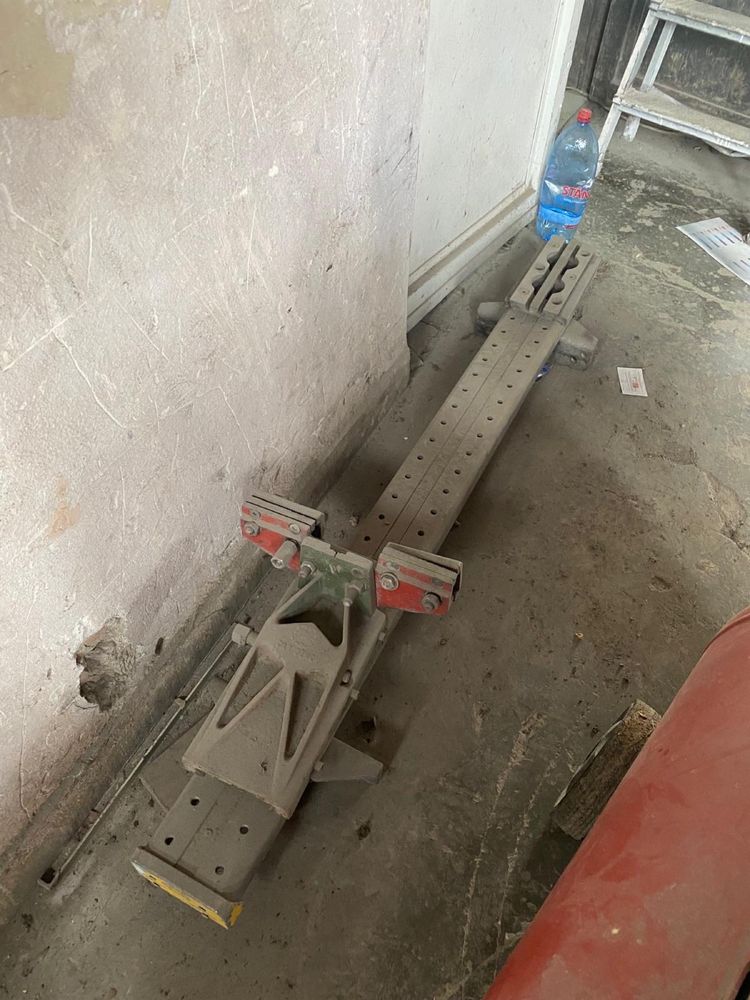 Stand,elevator indreptat caroserii