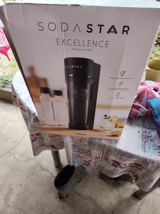 Aparat de sodă din imagine