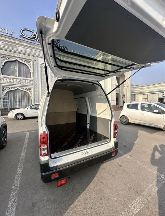 Damas Van Srochnaga Sotiladi