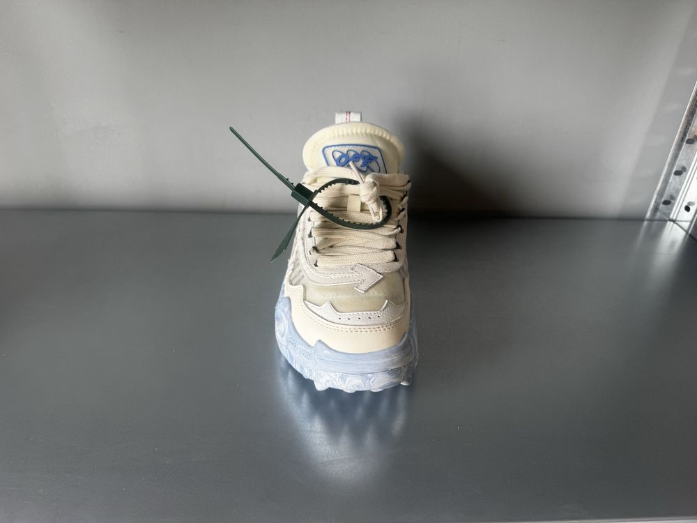 OFF WHITE / различни модели