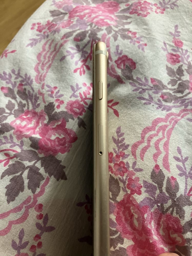 Iphone 7-32 gb….