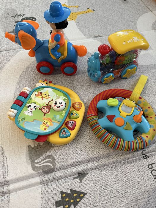Лот музикални играчки 6-12 месеца
