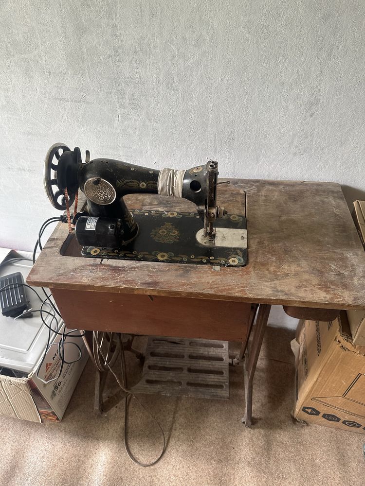Швейная машинка электрический и механический