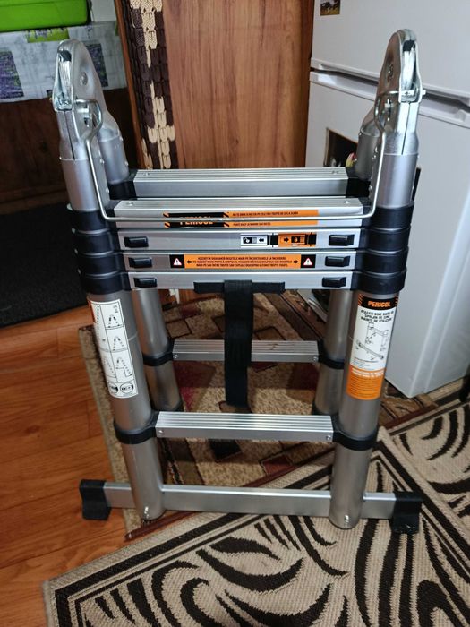 Vând scară plianta