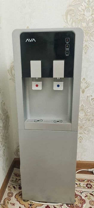 Продам диспенсер для воды — отличное состояние