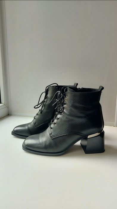 Продам кожанные ботинки