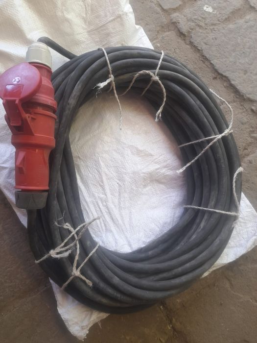 Vând cablu electric trifazic