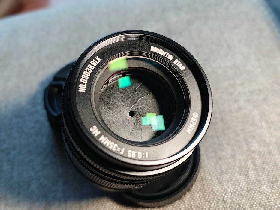 Brightin Star 35mm F0.95 APS-C Manual Focus Lens for Fujifilm X