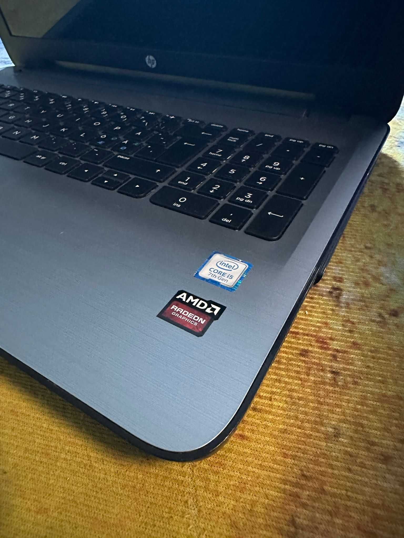 laptop hp 15, core i5 gen 7, video dedicat 4 gb