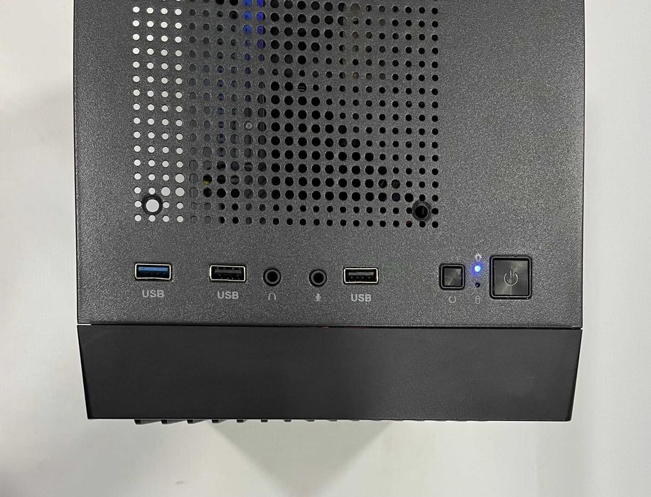 Геймърски компютър AMD Ryzen 7 2700X, RTX 2060 Super, 16GB ram