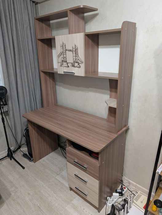 Компьютерный стол, премиум, в идеале