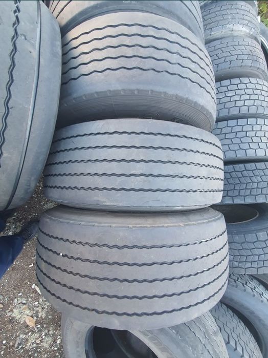 Anvelope 315 70 22.5 și 385 65 22.5 recanelate