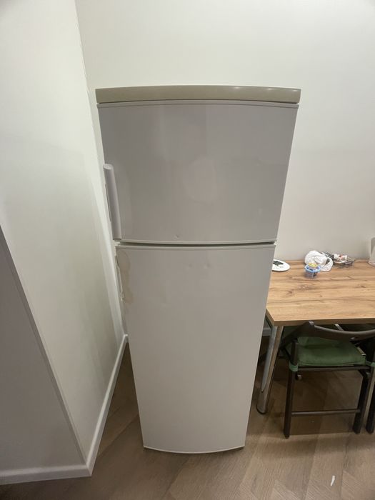 Холодильник рабочий