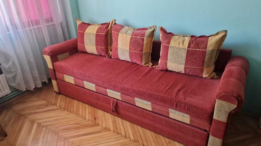Canapea extensibila cu lada