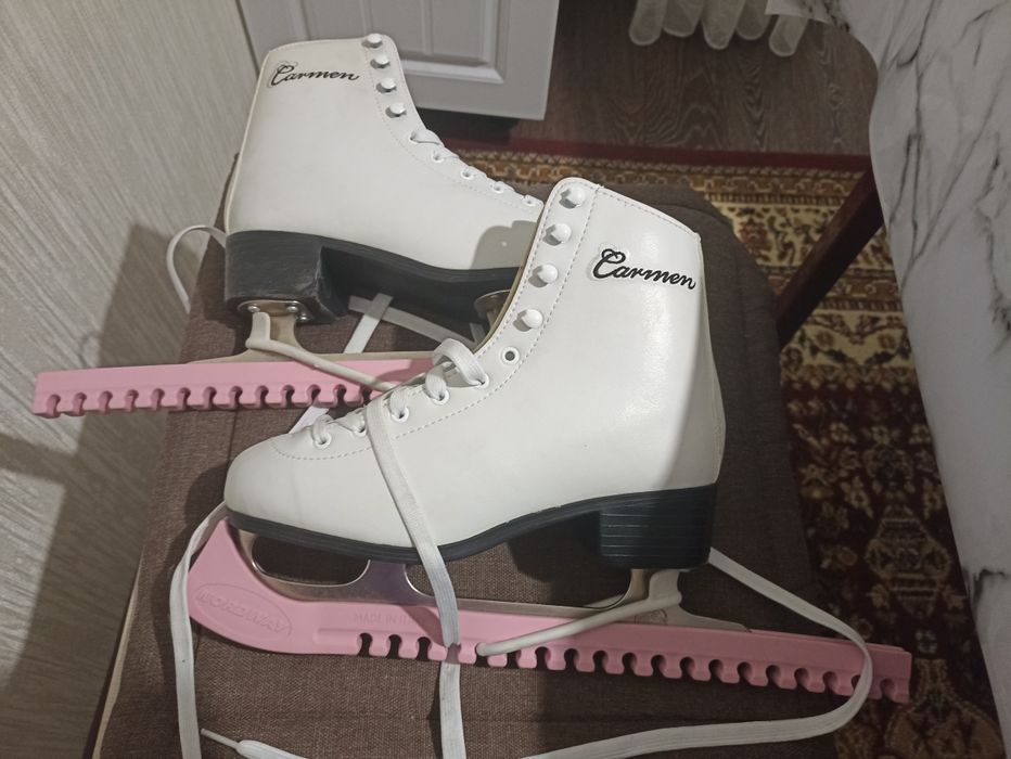 Коньки женские новые