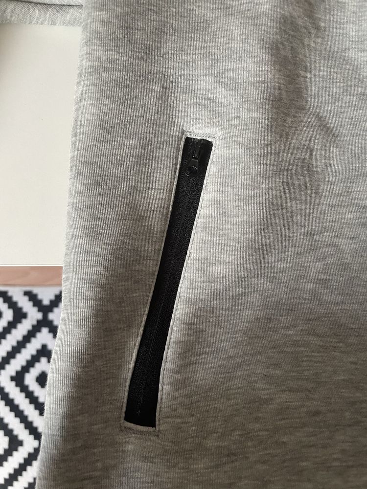 Nike Tech Fleece суитшърт с качулка, женски
