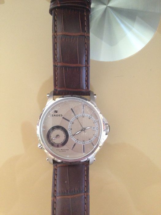 Продавам нов оригинален луксозен японски часовник