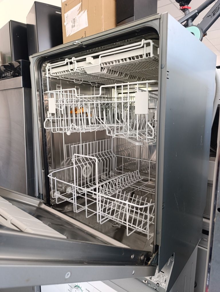 Съдомиялна машина за пълно вграждане Miele XXL