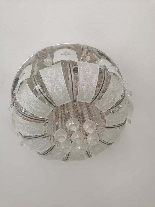 Продаётся Люстра